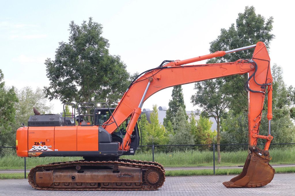Hitachi ZX300 LC-6 | TOOTH BUCKET | QUICK COUPLER