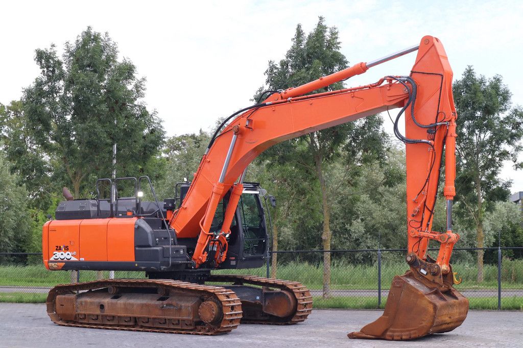 Hitachi ZX300 LC-6 | TOOTH BUCKET | QUICK COUPLER