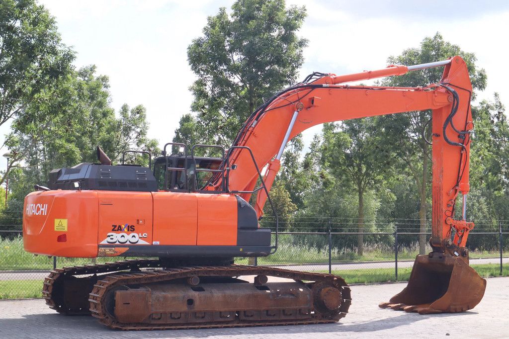 Hitachi ZX300 LC-6 | TOOTH BUCKET | QUICK COUPLER