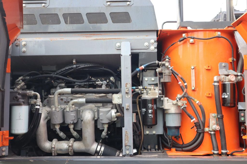 Hitachi ZX300 LC-6 | TOOTH BUCKET | QUICK COUPLER