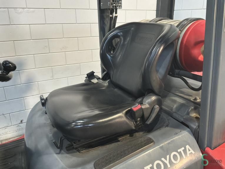 Gabelstapler LPG Toyota 02-7 FG 40 2003 Triplex
