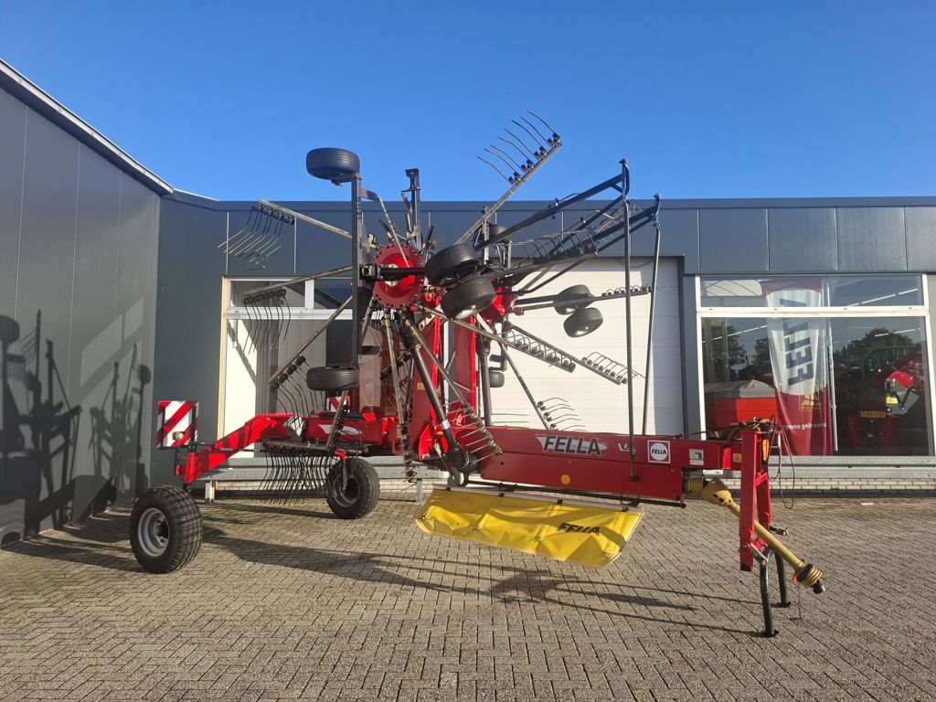 Fella TS 880
