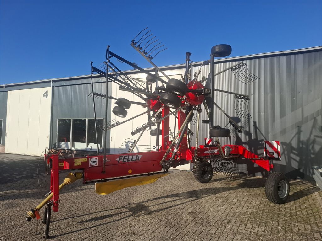 Fella TS 880