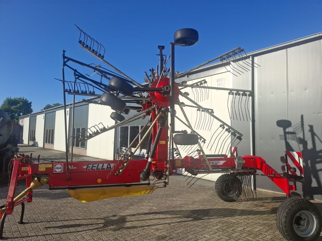 Fella TS 880