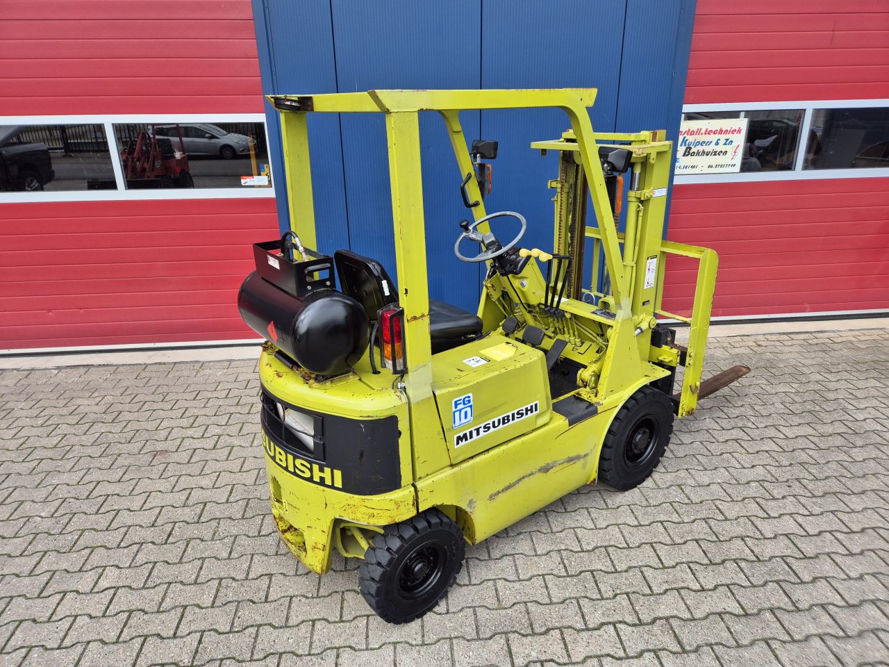 MITSUBISHI FG10 HEFTRUCK LPG 1 TONS