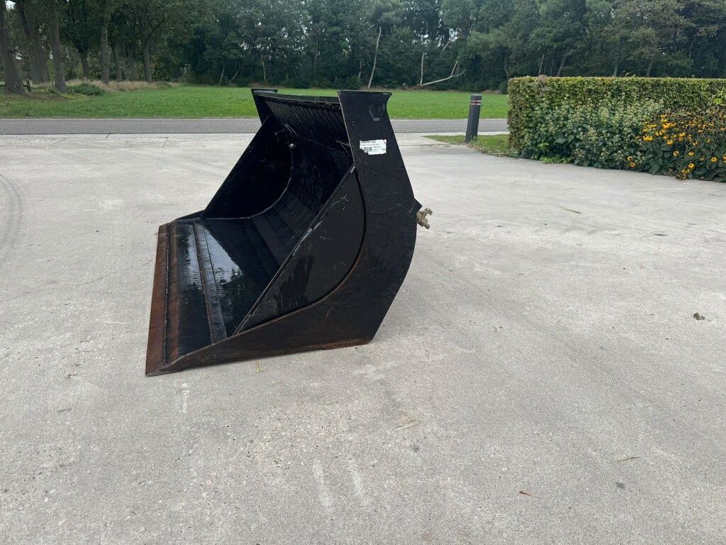 Giant puinbak grondbak