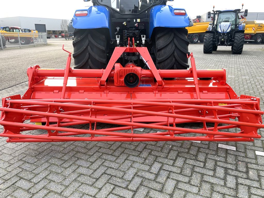 Kuhn EL162-300 Frees met Kooirol