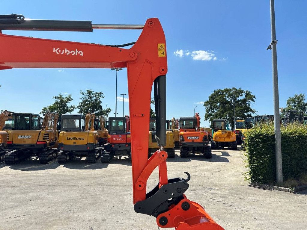 Midi excavator Kubota KX155-3SZ Diesel