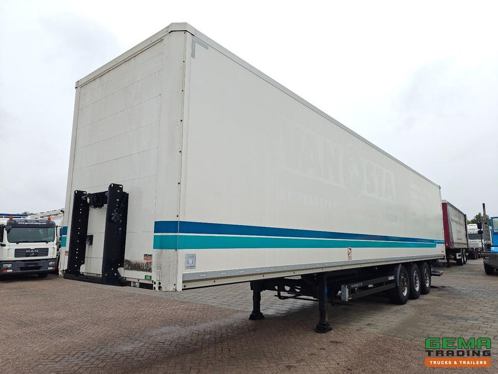 Kögel S24 Geschlossener Aufbau 13,6 m + Unterklappbare Heckklappe 2000 kg - SAF-Scheibenbremse - Liftachse