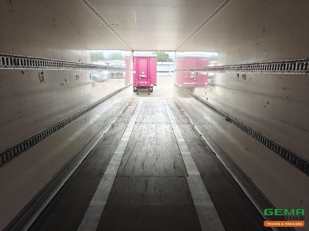 Kögel S24 Geschlossener Aufbau 13,6 m + Unterklappbare Heckklappe 2000 kg - SAF-Scheibenbremse - Liftachse