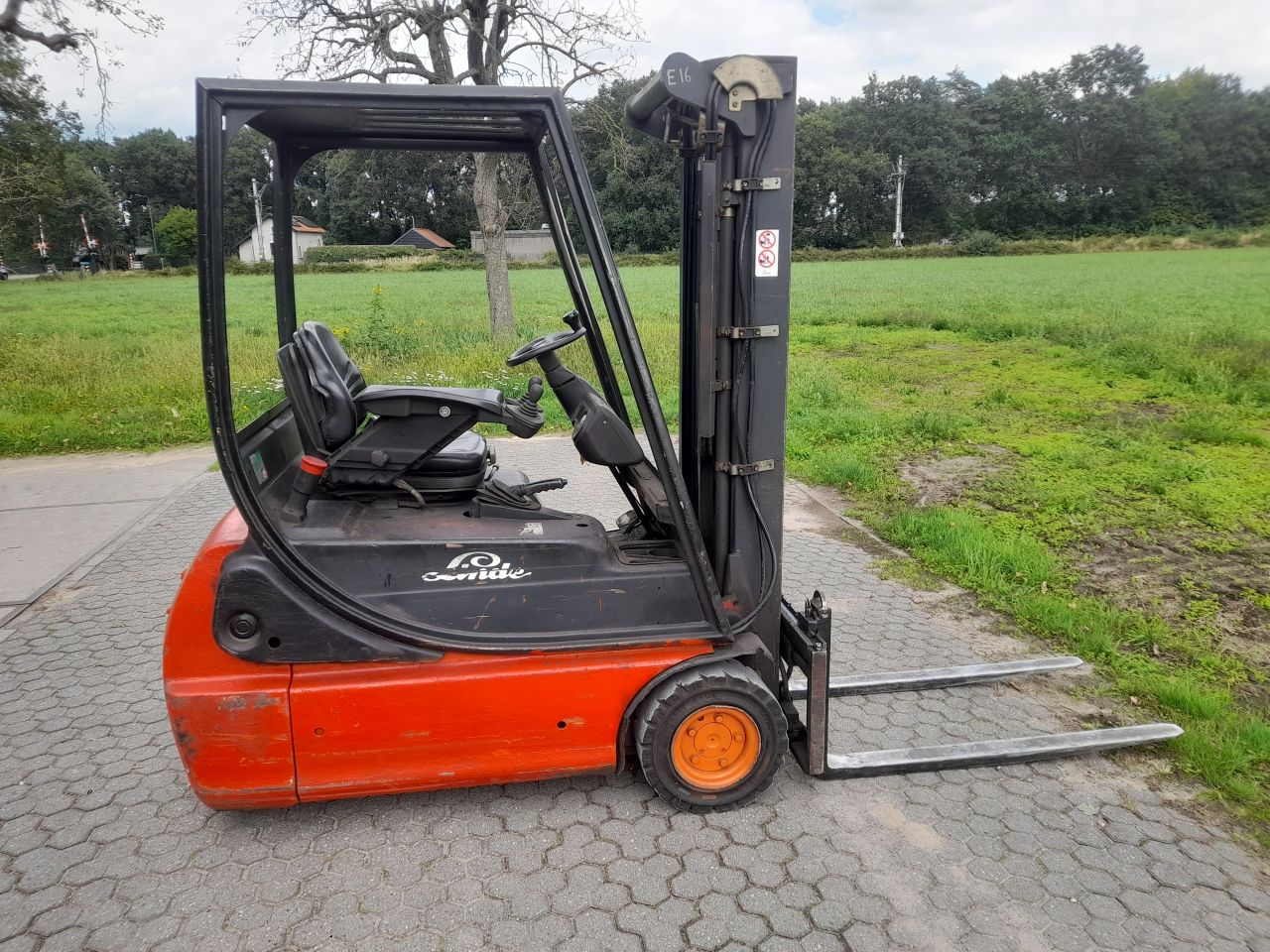 Linde E16 Elektrische heftruck triplo freelift side-shift