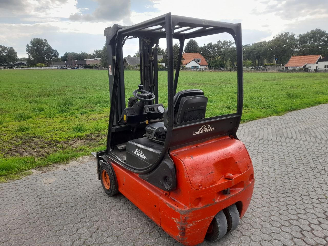 Linde E16 Elektrische heftruck triplo freelift side-shift