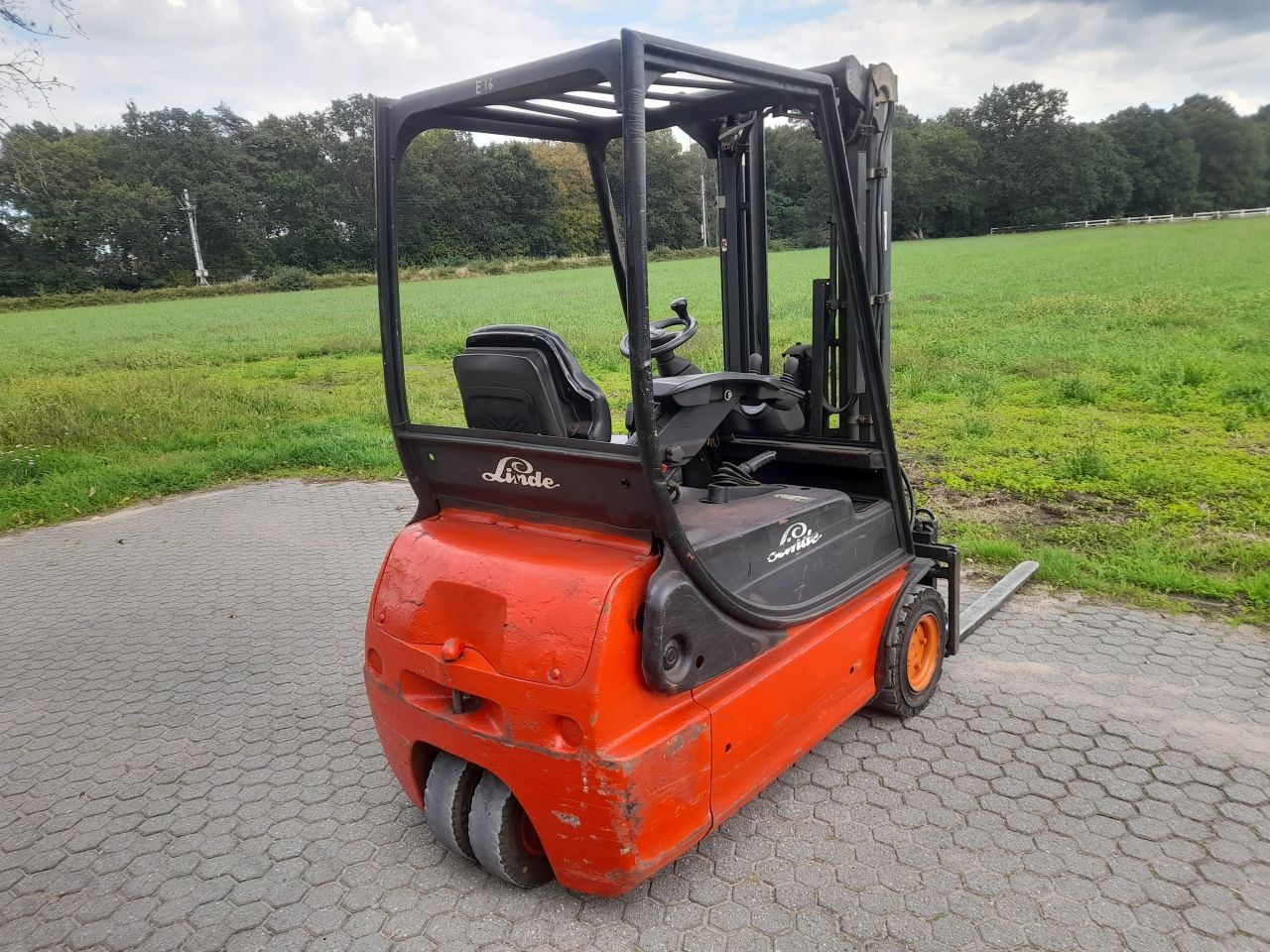 Linde E16 Elektrische heftruck triplo freelift side-shift