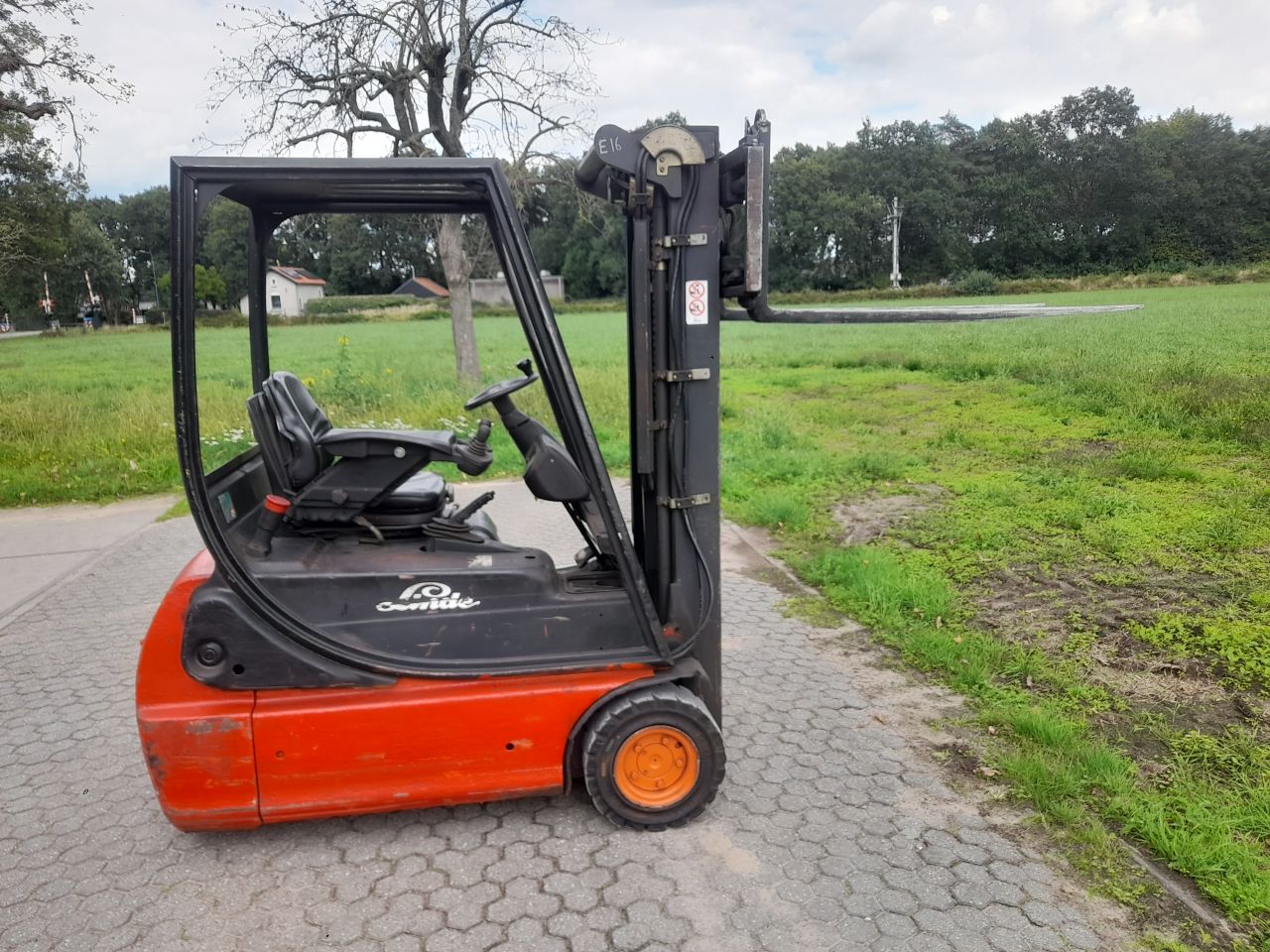 Linde E16 Elektrische heftruck triplo freelift side-shift