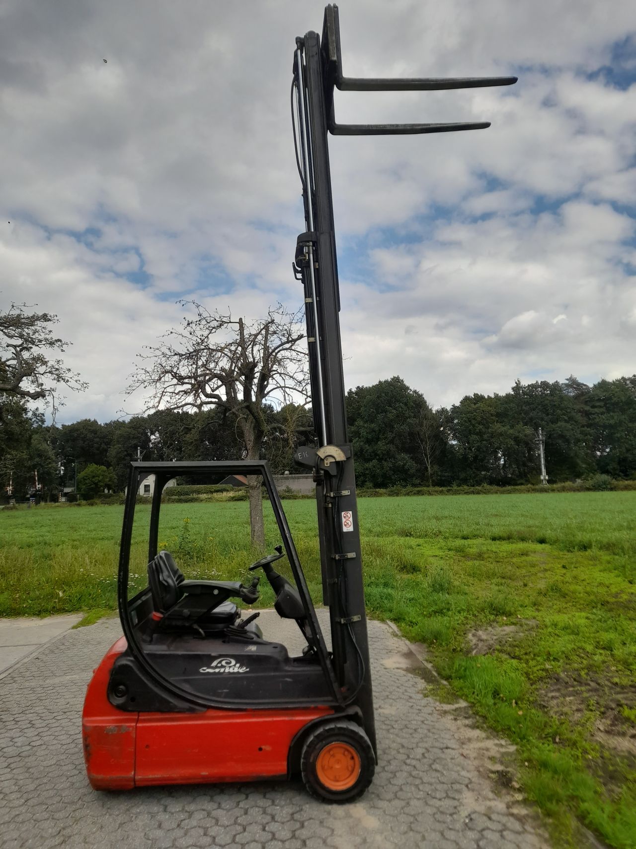 Linde E16 Elektrische heftruck triplo freelift side-shift