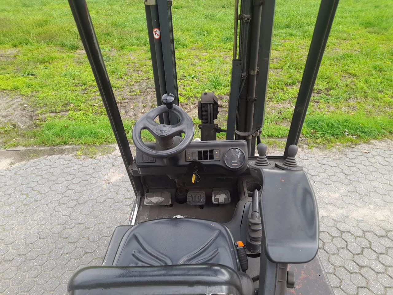 Linde E16 Elektrische heftruck triplo freelift side-shift