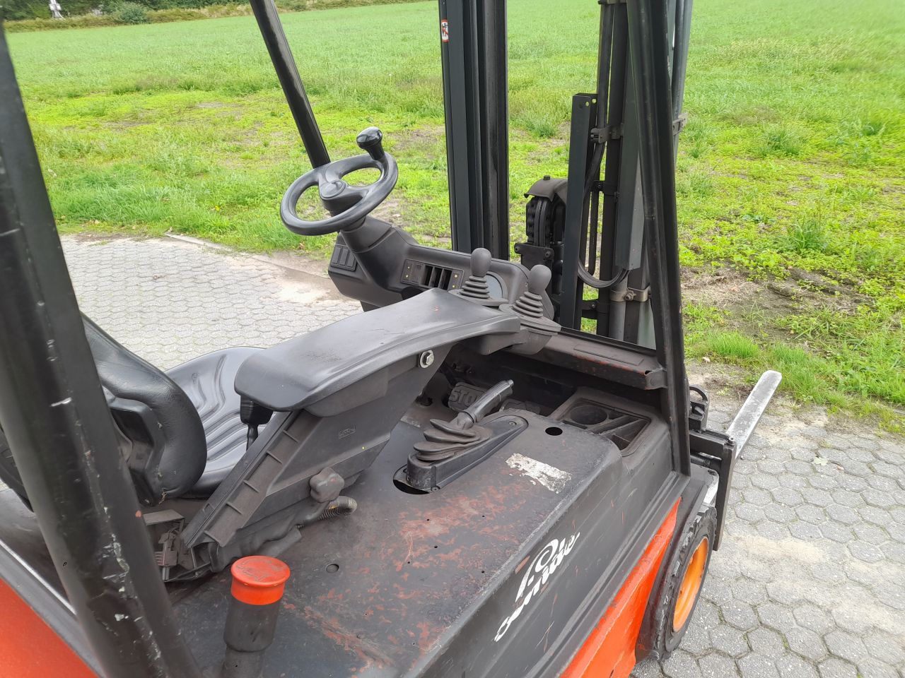 Linde E16 Elektrische heftruck triplo freelift side-shift