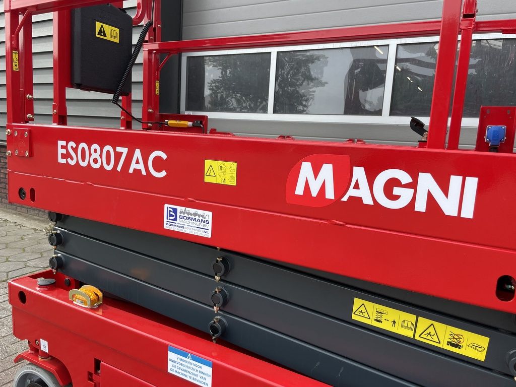 Magni ES0807 AC schaarhoogwerker NIEUW €165 LEASE