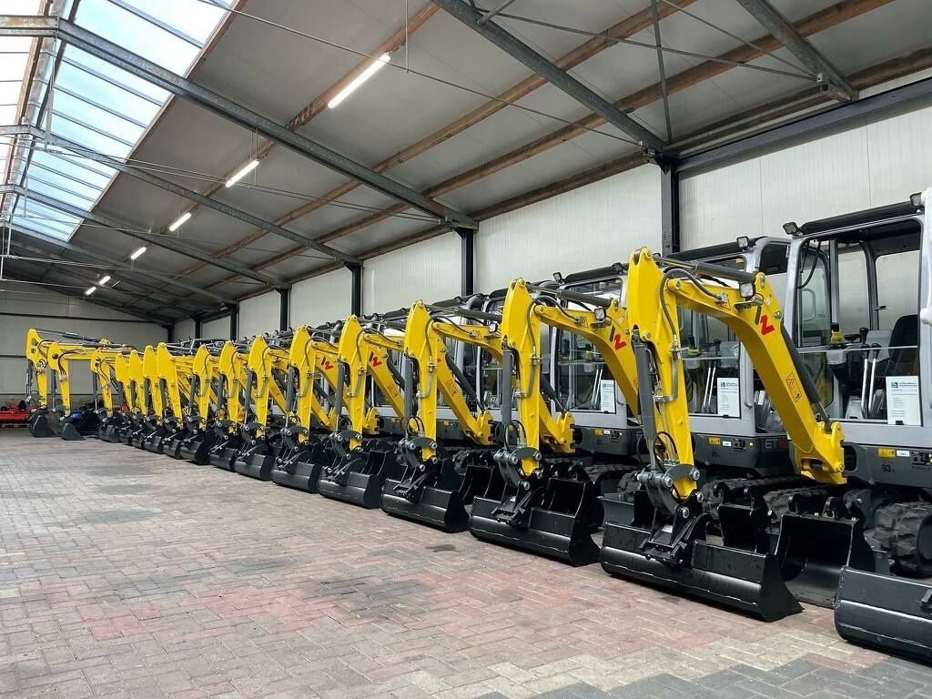 Neuson ET16 minigraver NIEUW + Vlemmix 2 asser €445 LEASE
