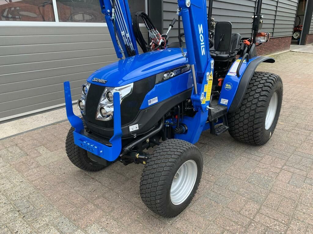 Solis 26 4WD 24.5 PK minitractor NIEUW + frontlader / GAZONBANDEN