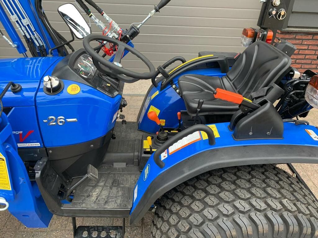 Solis 26 4WD 24.5 PK minitractor NIEUW + frontlader / GAZONBANDEN