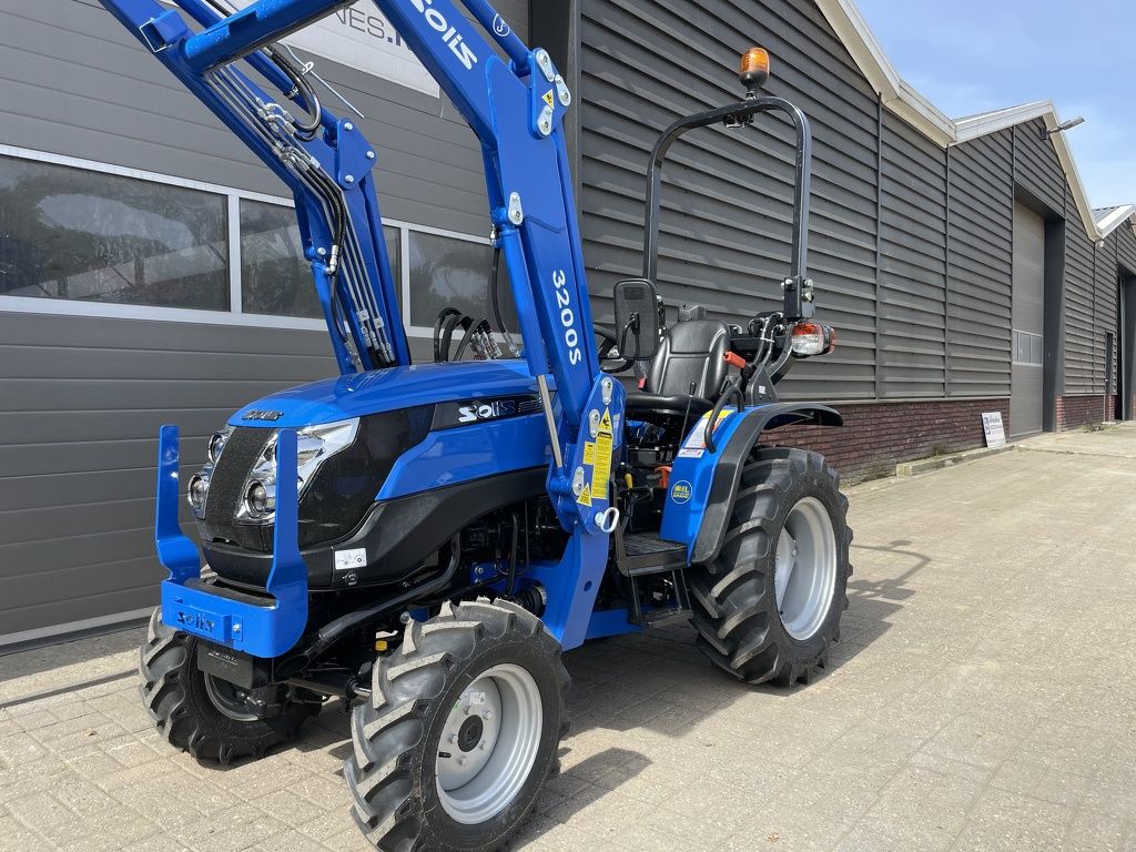 Solis 26 minitractor NIEUW + frontlader op brede agribanden