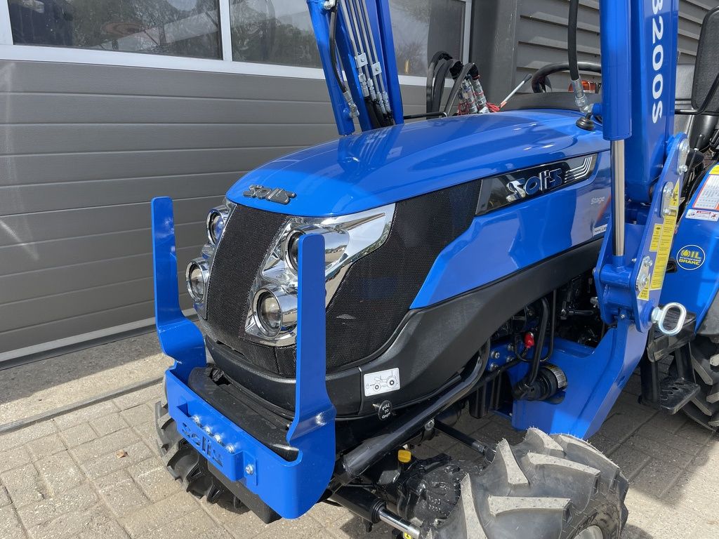 Solis 26 minitractor NIEUW + frontlader op brede agribanden