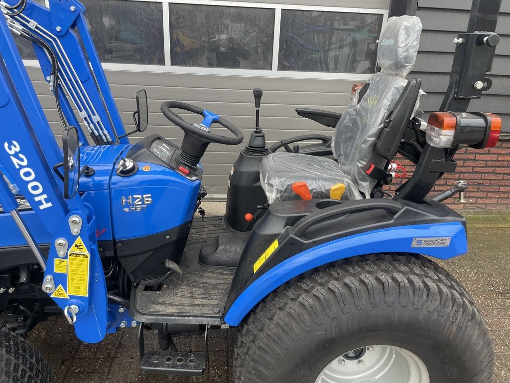 Solis 26 HST minitractor NIEUW met frontlader €245 LEASE