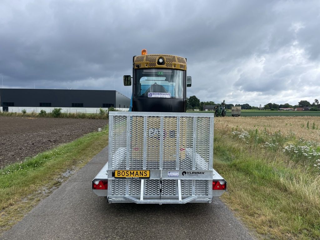 Vlemmix 2700 KG 300x150 2 assige machinetransporter NIEUW