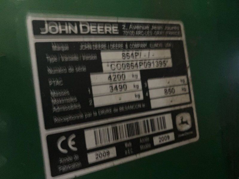 John Deere 864