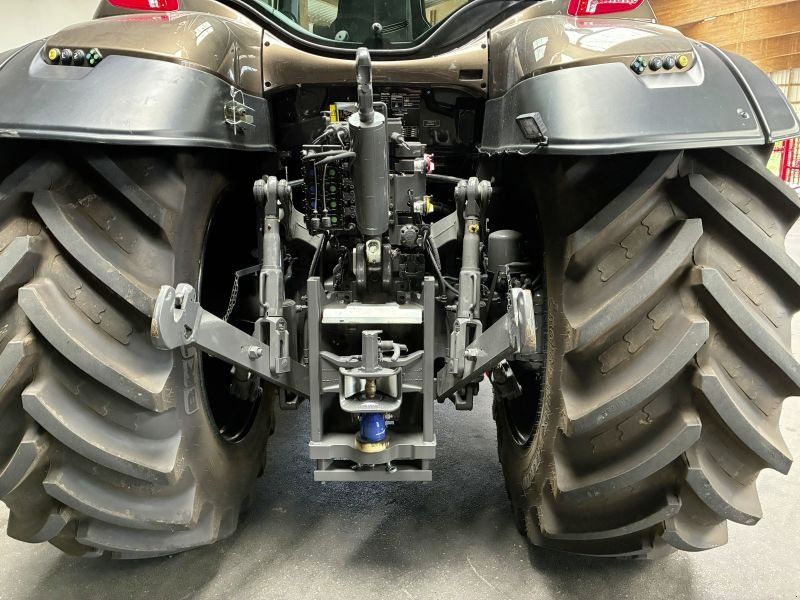 Valtra T215D