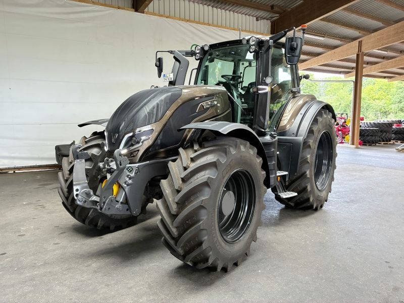 Valtra T215D
