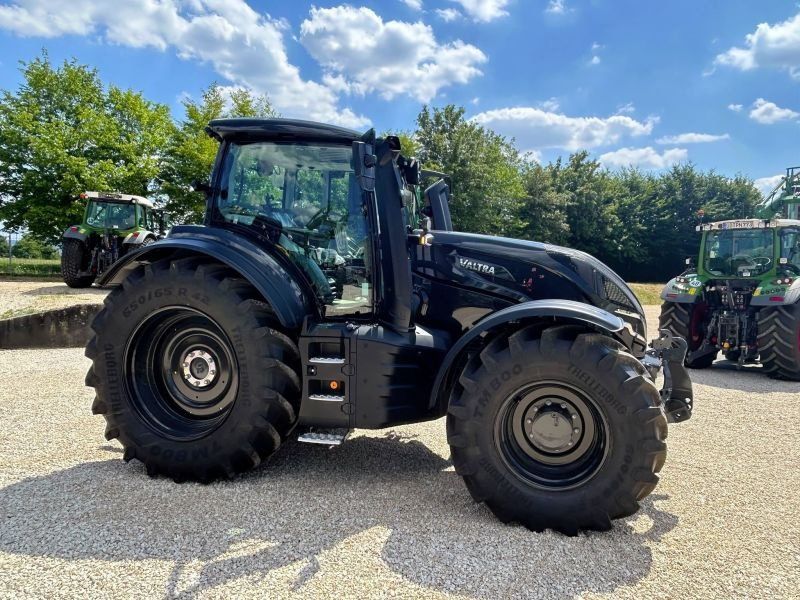 Valtra T215D