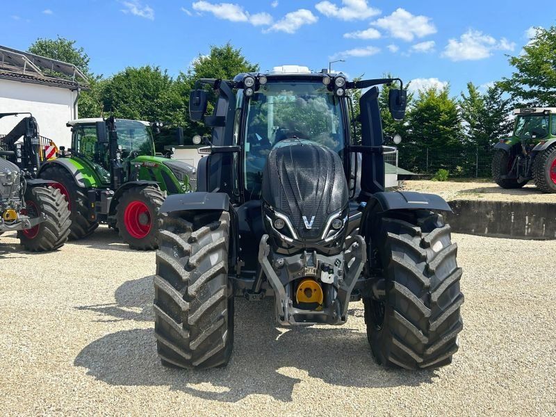 Valtra T215D