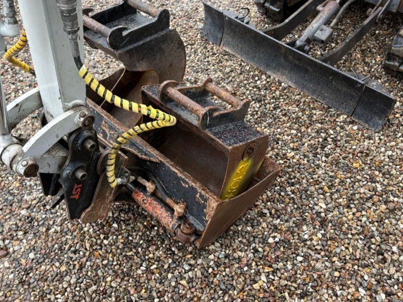 Takeuchi TB210R Minigraver