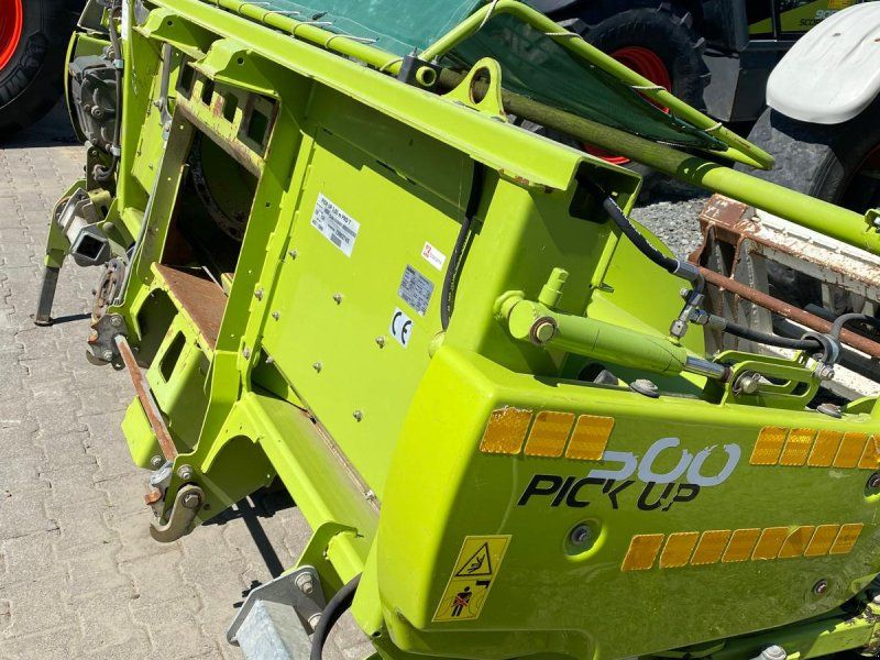 Claas Pick-Up 300