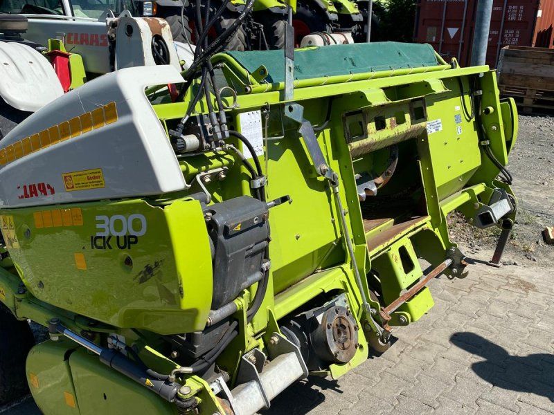 Claas Pick-Up 300