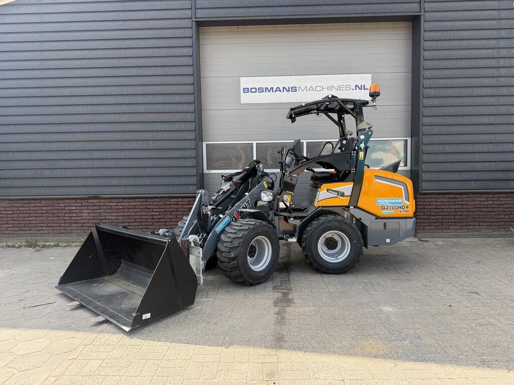 Giant G2700 X-TRA HD+ minishovel DEMO skid banden €695 LEASE