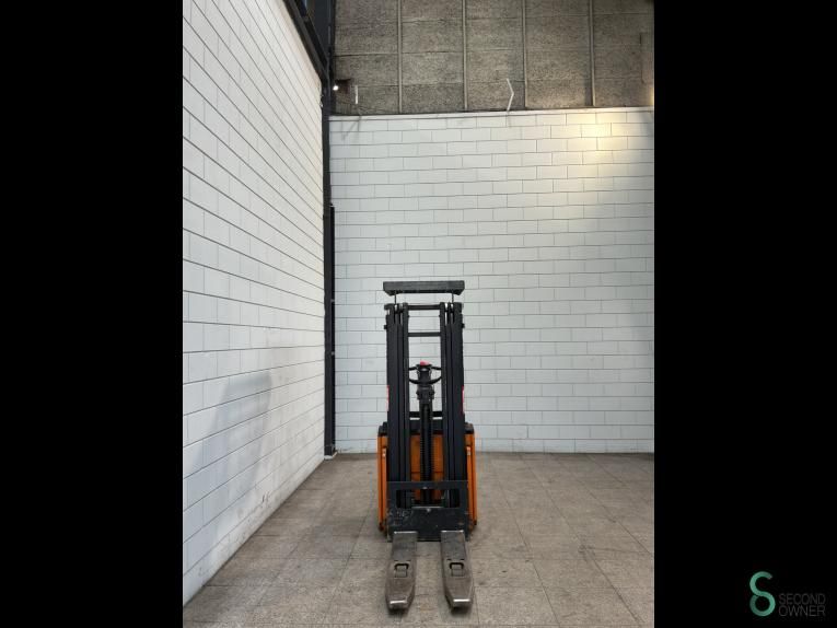 Stackers Electric Still EGV-S14 2005 Triplex
