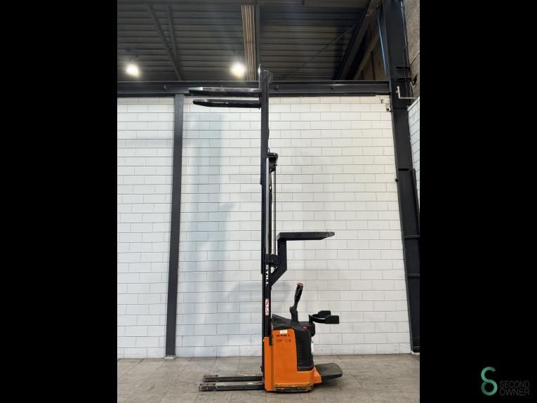 Stackers Electric Still EGV-S14 2005 Triplex