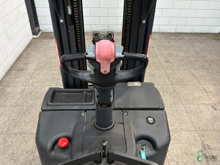 Stackers Electric Still EGV-S14 2005 Triplex