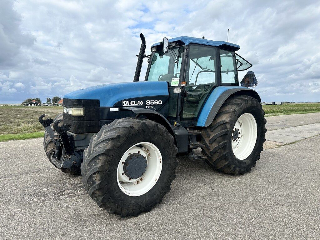 New Holland 8560