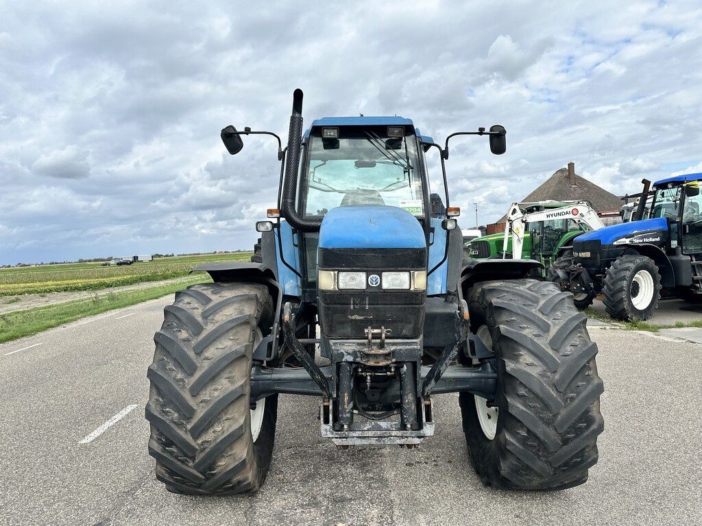 New Holland 8560
