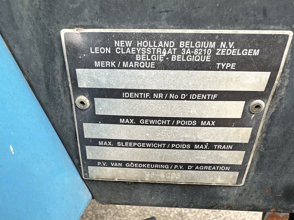 New Holland 8560