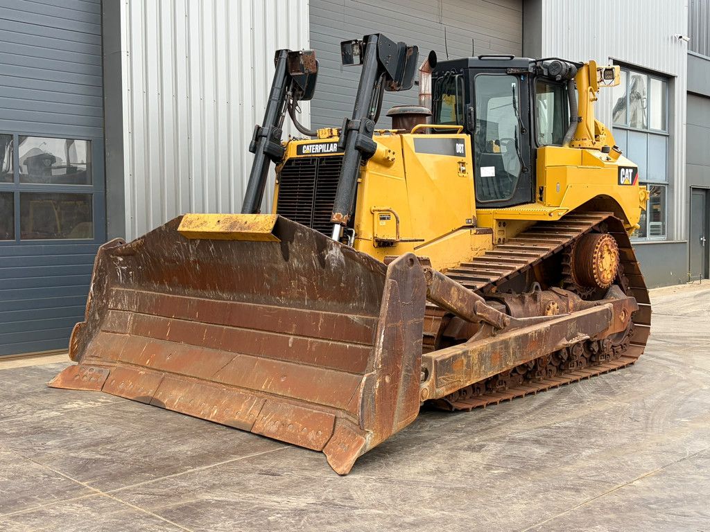 Caterpillar D8T