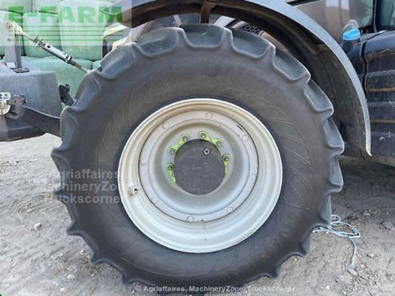 Valtra t235 versu