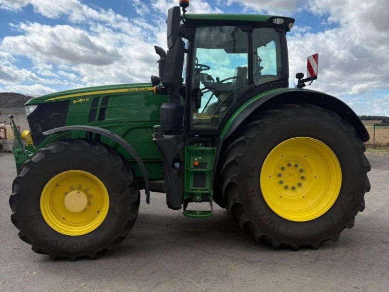 John Deere 6250R