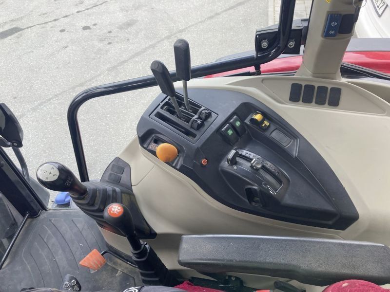 Massey Ferguson 4708 M ESSENTIAL KABINE
