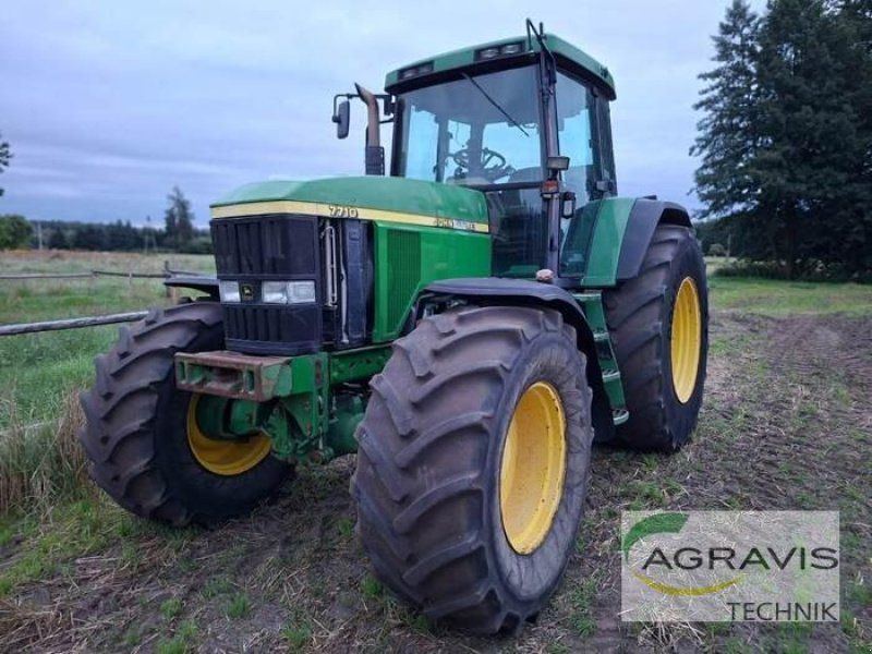 John Deere 7710