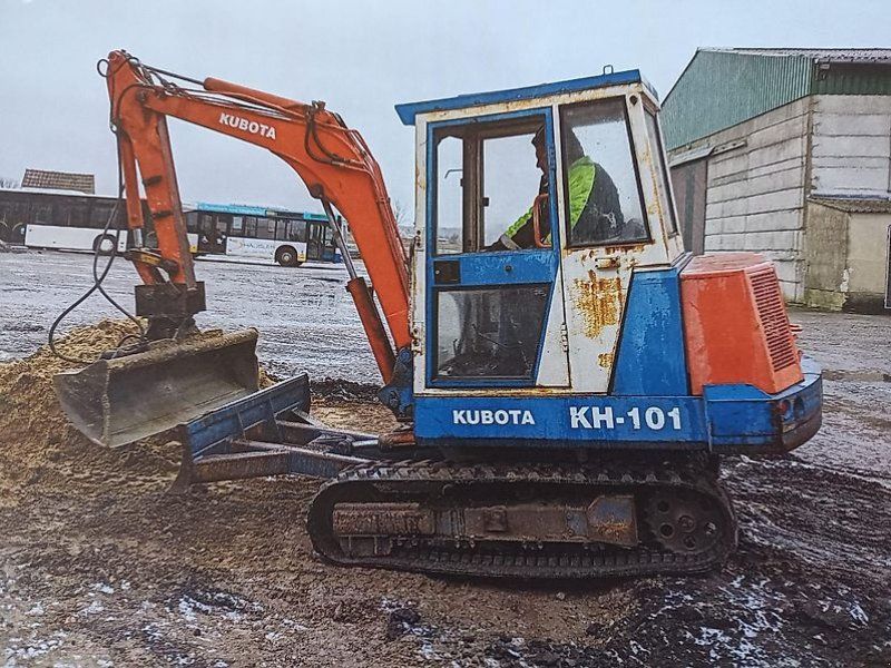 Kubota KH-101